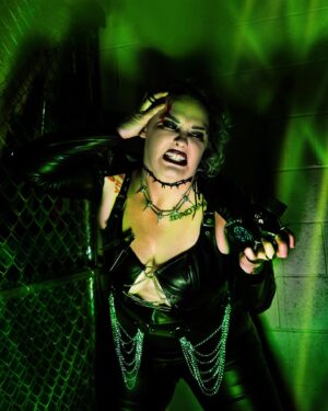 Jessica Cricks Instagram - This shoot was long overdue. @havokdeathmachine and I finally got to do a funky lil shoot! 

Check her out whooping 🍑 on @tnawrestling !!

Photographer: @v_isual.s / @v_isualsstudios 
Model: @havokdeathmachine 
MUA: @tnaknockoutsglam 

#tnawrestling #havok #wrestling #photography #photoshoot #photographer #toronto #torontofashionphotographer #professionalwrestling #tna 

www.visualsstudios.com