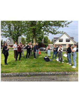 Jessica De Gouw Instagram - Just a bunch of hunnnies making a tv show for ya ❤️‍🔥

#TheCoupleNextDoor