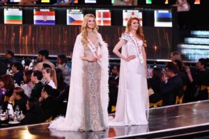 Jessica Gagen Instagram - Miss World & Miss Europe 🌍

Appreciation post for our lovely new Miss World @krystyna_pyszko, looking forward to many adventures with you this year! 🤍✈️

Picture 1. On stage besties
Picture 2. “We’re top 2 in Europe!”
Picture 3. Cool and collected once more 😂

#missworld #misseurope #europe #bwap #engineer #model #blonde #redhead #stem