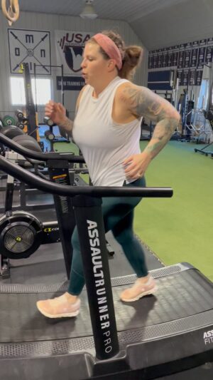 Jessica Kresa Instagram - I ran another FN MILE!!! Hell Yeah….. I’m doin the hard stuff and it’s feelin fn great.  #strongwoman #goals #hardstuff #LFG.  Thanks @brandon24fitness