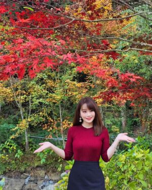 Jessica Lin Instagram - 即使你向空谷喊話，也要等一下下，才能聽見綿長的回音，

今年已經很努力，卻還沒看見成果的目標，就再不計得失的撐一下吧🏃

照片來自快樂的11月，難得有一週5天待在山上🏔🏔🏔

先是一天快閃杉林溪 (休假跟家人賞楓)，又在太平山四天三夜 (出差採訪)，感覺心情被壯闊的雲海治癒了😸

#杉林溪 #楓葉 #太平山 #太平山莊 #國旅 #見晴懷古步道 #花卉中心 #紫葉槭 #台灣景點推薦 #家人時光