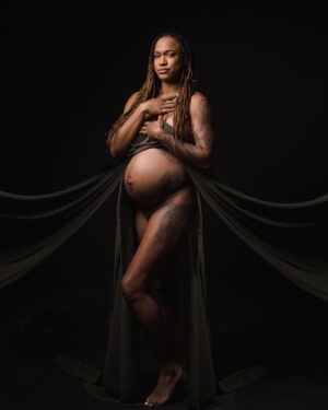 Jessica McDonald Instagram - Cannot wait to meet you, my little walnut! 🤰🏽♥️ 

📸: @marthafelixphotography