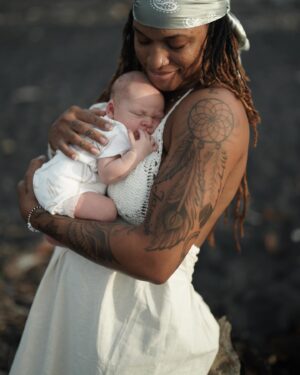 Jessica McDonald Instagram - Today, 12/6/2023 was your original due date. I couldn’t wait to see if you were a boy or a girl. Anticipating what you would even look like. Here you are, just as sweet as can be. Mommy loves you, Paczki 💙 my island beach boy. 

📸: @vandiangga