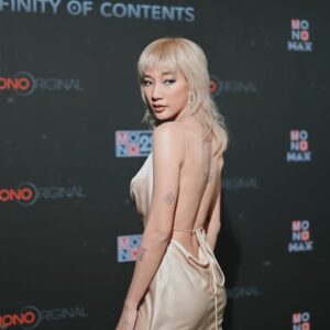 Jessica Pasaphan Instagram - เจอกันปีหน้า ซี่รี่ย์ undersell killer ข้าฆ่าค่า ทาง MONO ORIGINAL ฝากติดตามด้วยน้า 🖤🔪

#เปิดศักราชสาดเต็มแมกซ์ 
#monooriginal2024
#monooriginal
#undersellkiller
#ข้าฆ่าค่า