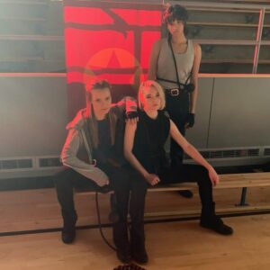 Jessica Sutton Instagram - some power of three •
•
•
@motherlandtv  tonight at 9pm/ EST on @freeform 🍿