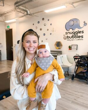 Jessica Tyler Instagram - Dreamy day at @snugglesnbubblesspa 🛁🫧 Hydrotherapy followed by an RMT massage = happy baby! Anthony & Alora had the BEST time 💙 Thank you for having us!