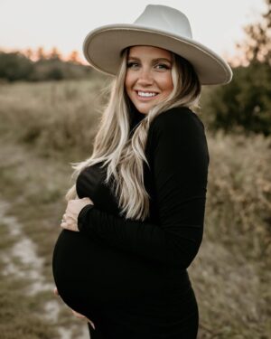 Jessica Tyler Instagram - It’s a pretty special feeling when you’re living the life you used to pray for! 🙏🏼🌈 Some days I still have to pinch myself 🥹

-
📸 @michellelinaphoto thank you for capturing these sweet sweet memories & for bringing my vision to life. This Photoshoot was a dream come true 🫶🏻✨