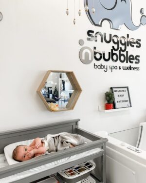 Jessica Tyler Instagram - Dreamy day at @snugglesnbubblesspa 🛁🫧 Hydrotherapy followed by an RMT massage = happy baby! Anthony & Alora had the BEST time 💙 Thank you for having us!