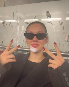 Jessica Alexander Instagram - gna keep it real Vienna was great but I also face planted off a lime scooter and got stitches 🫶🏼 so in the interest of transparency plz enjoy these pics of me serving with a face wound. & in the words of Alfred Pennyworth, why do we fall Bruce? So we can learn to pick ourselves up 🤝🏼🫡