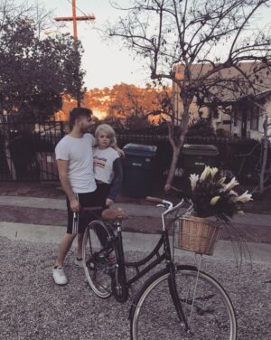Jessica Amlee Instagram - You’ll find me strolling around Los Feliz on this bad boy 🙌🏼 don’t know why I’m giving you so much attitude in these photos but I love you #bikesandboys