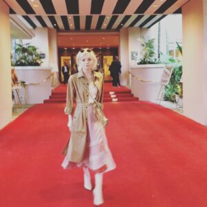 Jessica Amlee Instagram - Pastimes include: acting like a tourist in the city I live in🕵🏼‍♀️🌴 #sixyearsatourist #beverlyhillshotel
