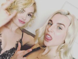 Jessica Amlee Instagram - Happy Birthday to the sister I never had and the best friend I’ll always keep 💛💛
Love you to death. 
Here’s some pics @skinbycare