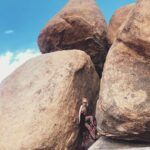 Jessica Amlee Instagram - Happy new year everybody! Here’s a pic of me, caught between a rock and a hard place (two giant rocks) 😋🏋🏼‍♀️ #2019 #yourock #rockpuns