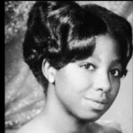 Jessica Betts Instagram - Happy Mothers Day & Happy Heavenly Birthday Moma ❤️🦋🕊️😇 You are truly loved and missed! 🙏🏽❤️🥰👽 And to All the beautiful mothers, today is your day ❤️👑