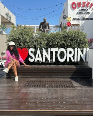 Jessica Betts Instagram - Santorini, Greece 🇬🇷 #BettsofBothWorlds 🌎👽