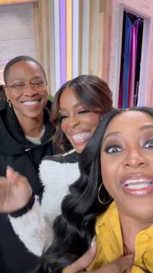Jessica Betts Instagram - It’s the BEST time with Sherri’s bestie Niecy Nash-Betts! 

#sherri #sherrishowtv #besttimeindaytime #niecynashbetts #niecynash