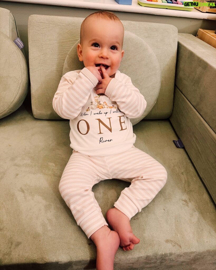 Jessica Fox Instagram - Thankful for so many things in my life right now but tonight I’m most thankful I got home in time for bath and bedtime before a very special day tomorrow. *pjs sent by @georgiebellesboutique via the @mumandme_app *gifted