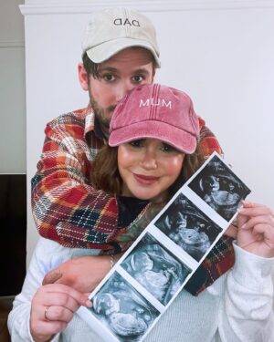 Jessica Fox Instagram - This week has been baby loss awareness week. So it seemed a good (and bad) time to share our story at the end of such an important and heartbreaking campaign and to show our support to all those who have been or are going through a similar journey. 

Trigger warning: Trying to conceive and conceiving after loss. Please make use of the mute or unfollow button if any of this is too much for you. 

Out of difficulties, grow miracles. ❤️

Due spring 2023. 🌼

#babylossawarenessweek #ttcjourney #miscarriageawareness #pregnancyannouncement #pregnancyafterloss
