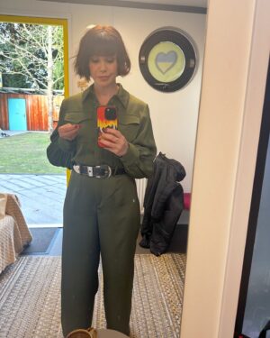 Jessica Fox Instagram - It’s not easy being green…
