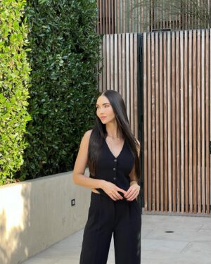 Jessica Green Instagram - Fresh cut and color thanks to my all time favorites @oscaroscarsalons 💇🏻‍♀️