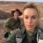 Jessica McNamee Instagram - On this day 2 years ago 🤯 we landed on a mountain top in the middle of Coober Pedy in search of Raiden’s Temple. It was as dusty and hot and fly ridden as it looks… and so fricken cool!
