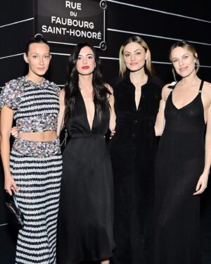 Jessica McNamee Instagram - Thank you @chanelofficial for the most beautiful evening. The 1932 High Jewelry collection is 😍 and @phoebejtonkin is the best date
@ilona_hamer @emilychengmakeup 📸 @willysanjuanphotography #CHANEL #CHANEL1932 #CHANELhighjewelry
