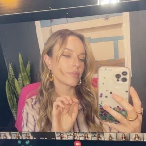 Jessica McNamee Instagram - Press day for The Visitor @blumhousehorror big ups to the glam team 😮 @emilychengmakeup @josephchasehair woof I felt like a 👸🏼