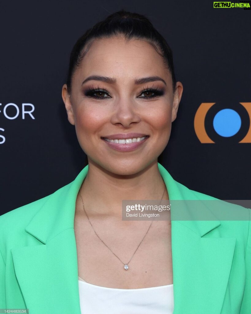 Jessica Parker Kennedy Instagram - A very late thank you to @mercyforanimals for asking me to present an award on this incredibly special night! The honorees included @chefbabette @thekoreanvegan #JamesCromwell and Joshua. Let us continue to respect and protect animals and push to end their exploitation through violent and torturous factory farming. #YouAreWhatYouEat #Vegan Makeup by @makeupbymotoko Hair by @tildebymatilde Diamond by @vraiofficial