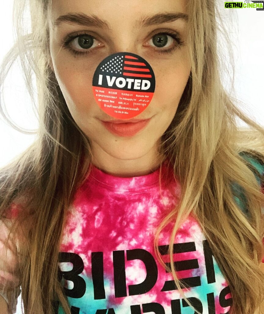 Jessica Rothe Instagram - VOTE. It is important because YOU are important. Let your voice be heard. #vote