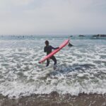 Jessica Stroup Instagram - My girl @brittanysnow and surf legend @tylerstanaland took me out to get pitted this morning. Also learned the stingray shuffle. I’d say we (blue) crushed it. 😜🤙🏻🤙🏻🤙🏻