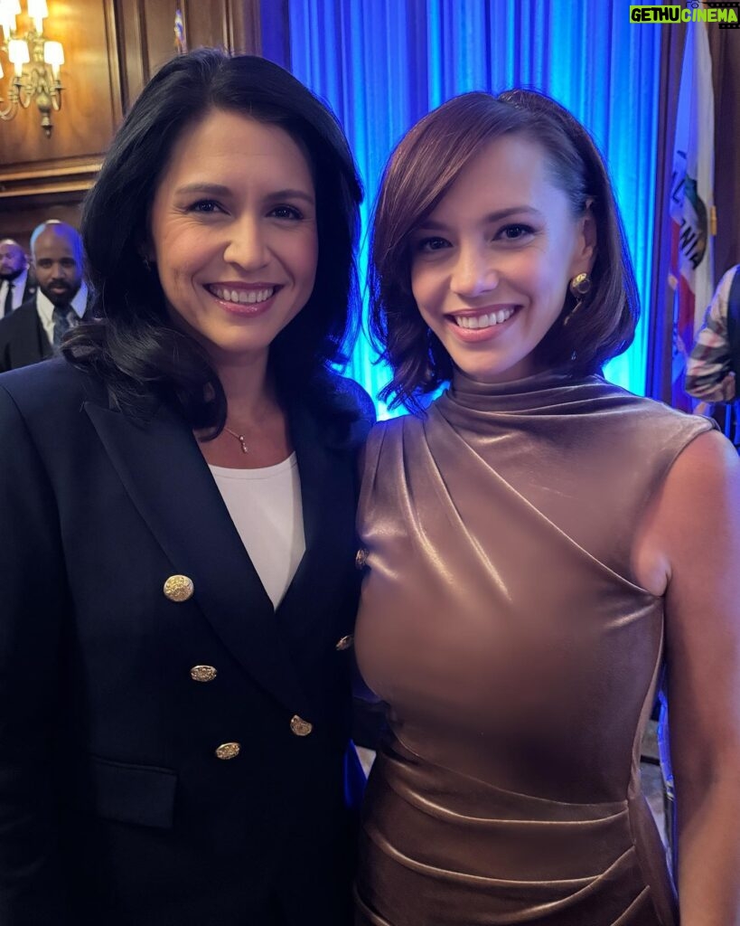 Jessica Sutta Instagram - I got the opportunity to meet @tulsigabbard this evening for her book release hosted by @perk_group All I have to say is this woman is a true leader and she captivated the entire room with her fearless voice & thoughtful vision to help heal the United States of America. We also discussed v-injury and she acknowledges the severity of this issue, and thanked me for speaking out. She actually made me tear up bc hearing that from her meant so much to me. It’s a relief to know we have such a strong ally in this never ending battle that deals with an issue no one wants to look at. I suppose it’s a topic only for the brave ones. ⚔️ 🔥🇺🇸 Go out and get her book! 🙏🏻❤️🇺🇸