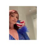 Jessica Sutta Instagram – I’m friends with the real ones who stand strong against the tyranny. How ‘bout you? 😝🇺🇸 #kennedy24 #healthedivide 🙏🏻❤️ Glam by: @behnaz.golchin