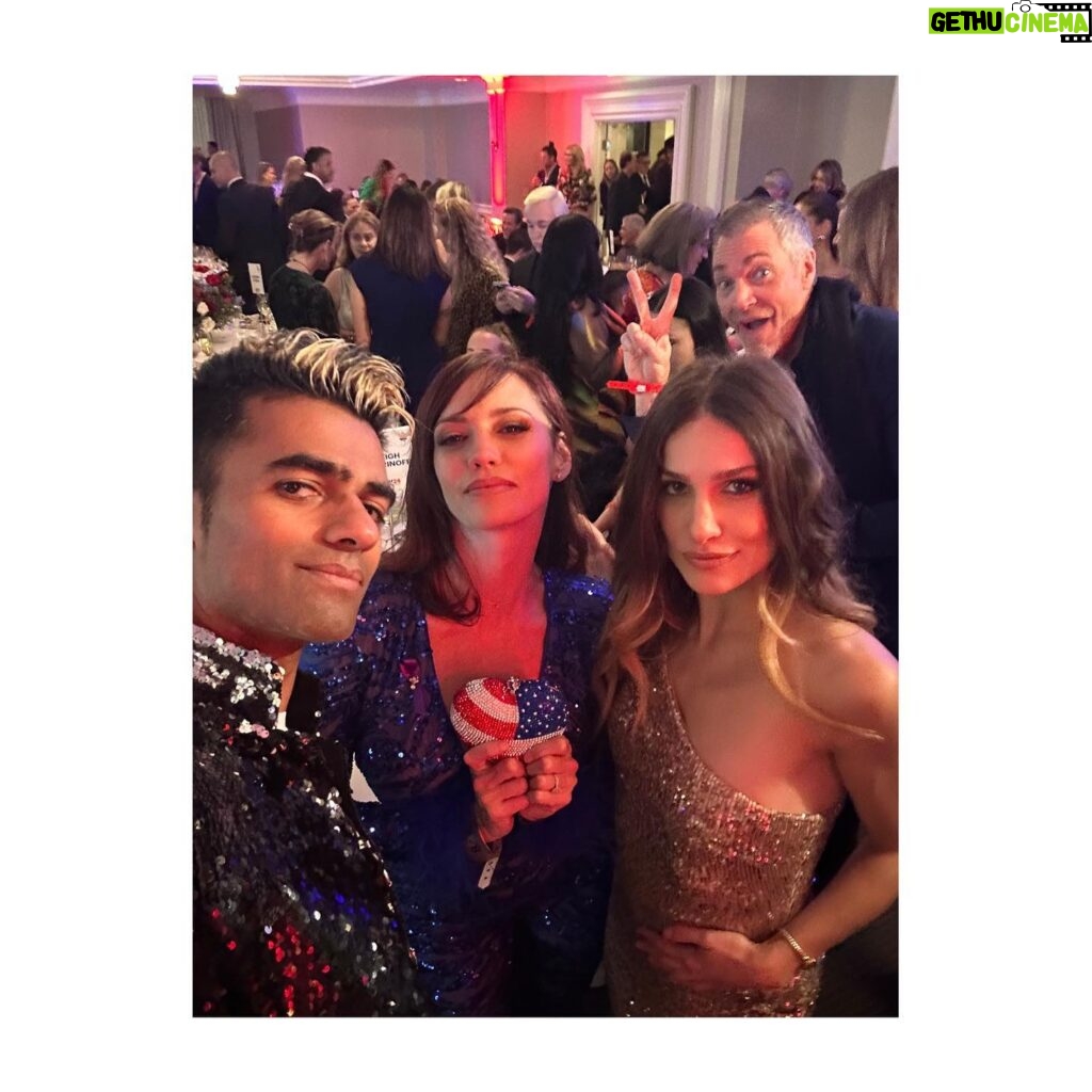 Jessica Sutta Instagram - I’m friends with the real ones who stand strong against the tyranny. How ‘bout you? 😝🇺🇸 #kennedy24 #healthedivide 🙏🏻❤️ Glam by: @behnaz.golchin