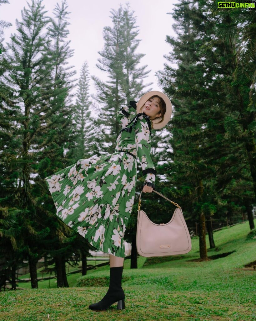 Jessica Veranda Tanumihardja Instagram - It all started with stepping out of my comfort bubble☘️🤍 . @katespadeny @kanmogroup.fashion #kadespadeny