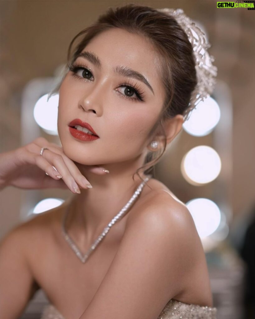 Jessica Veranda Tanumihardja Instagram - 17-12-2022 Night Look MUA @andychunmakeup Hair do by @ratnatiara_7 Hair color by: @nitaka.tokyo @tk4tk4tk4tk4 Dress: @evelyn.francisca