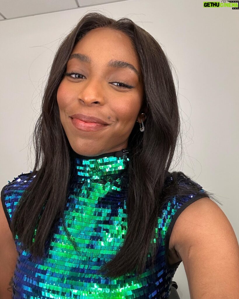 Jessica Williams Instagram - Had a blast looking like a pretty beetle on the @kellyclarksonshow for Shrinking! It airs today! Thank you for having me, Kellz! (I don’t call her that.) Makeup// @cherishbrookehill Hair// @milesjeffrieshair Stylist// @sarahslutsky Dress// @stinegoyastudio Boots// @charleskeithofficial Purse// @katespadeny