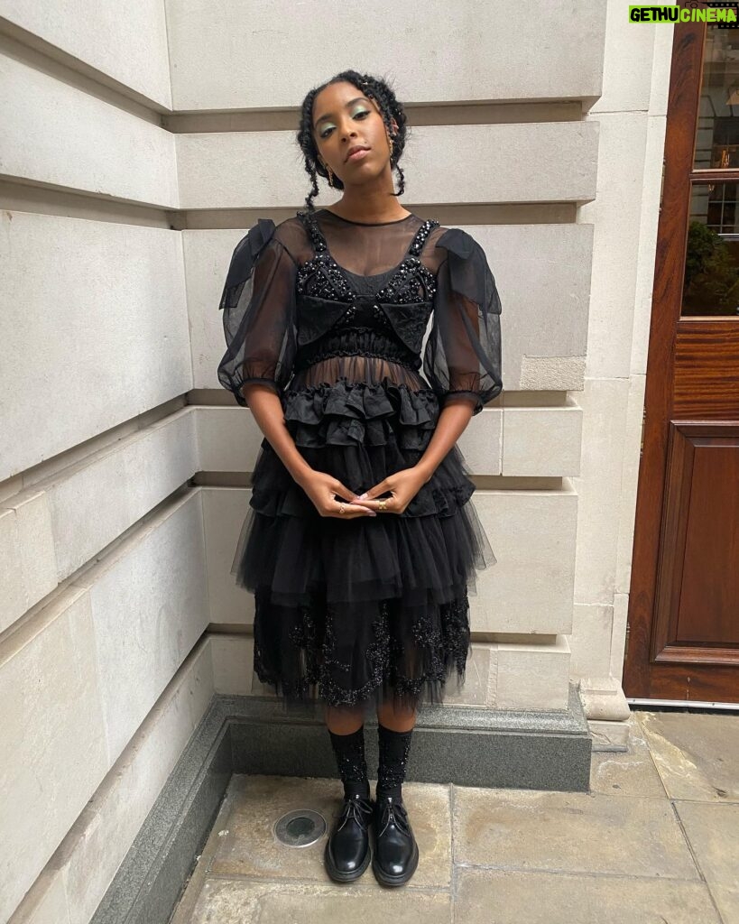 Jessica Williams Instagram - Throwing it back a few weeks ago now that I’m a bit more rested! 🕷🕸🕷 Thank you sooo much @simonerocha_ Shoes: @drmartensofficial Styling: @sarahslutsky Makeup: @official_maria_asadi Hair: @jamescatalanohair