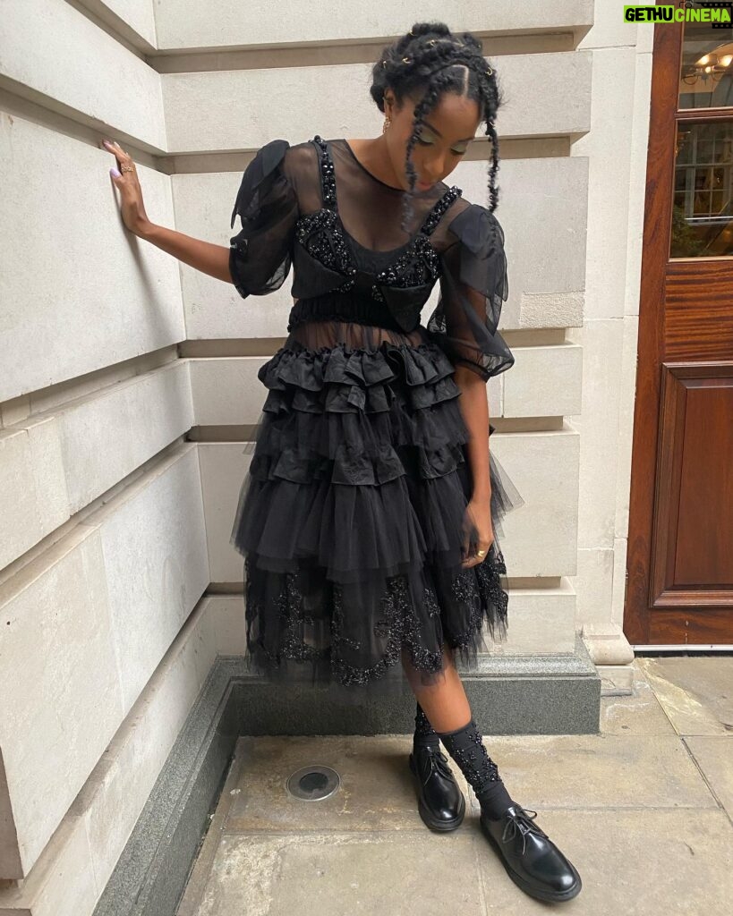 Jessica Williams Instagram - Throwing it back a few weeks ago now that I’m a bit more rested! 🕷🕸🕷 Thank you sooo much @simonerocha_ Shoes: @drmartensofficial Styling: @sarahslutsky Makeup: @official_maria_asadi Hair: @jamescatalanohair