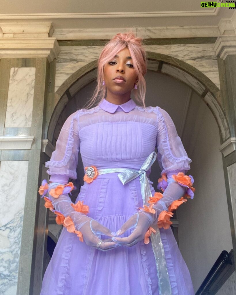 Jessica Williams Instagram - spring time pastel witchy vibes for another fantastic beasts press day Thank you @bora_aksu 💕 Makeup: @official_maria_asadi Hair: @jamescatalanohair Styling: @sarahslutsky Dress: @bora_aksu Jewels: @crystalhazejewelry