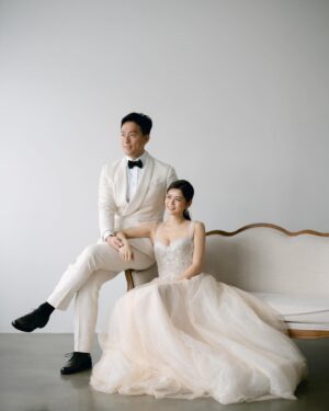 Jessie Fong Win-Lam Instagram - #JR914921 #JR23122724221

Photo @janetchanphotography 
Gown @tobewed_official
Mua @joman_wedding @elyselovelife
Earrings @chelleryhk 
Suit @hiatushk