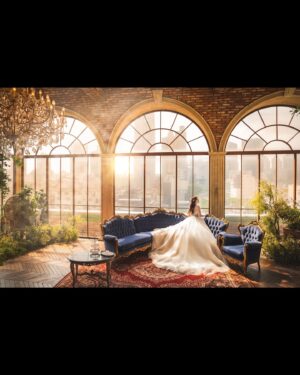Jessie Fong Win-Lam Instagram - 一直都想喺海外影一輯婚紗相，當時都冇乜idea，又冇話想影啲咩景咁，跟住我就喺IG 碌吓碌吓，就俾我碌到呢個我一見鍾情嘅景😍😍 然後就9秒9聯絡咗 @mrkkoreawedding book咗去韓國影pre wedding喇！

去到The Bride Studio，Mr.K Wedding 嘅代表Joey 全程幫我哋安排咗廣東話翻譯，完全唔會有任何溝通嘅困難，跟住好快就揀好裙，化好妝，我想講個妝真係堅靚，化到我成個韓妹咁🤭 而我最滿意嘅就係整個過程都超有效率，無論化妝、整頭、攝影，所有工作人員都好專業好nice，攝影師會教你點樣擺pose，就算唔影開相都完全handle到👍🏻 而啲相出到嚟嘅效果簡直係快靚正！估唔到嗰日可以影咁多套衫，仲要每套衫每個景都有好多靚相🥹啲相靚到張張都想揀🥹🥹🥹 

見到佢啲相咁靚，我都有問佢哋可唔可以俾個優惠我嘅followers，然後佢真係話可以🥰

只要去 @mrkkoreawedding 置頂post睇內容跟住做 & 喺 2024/12/31 前完成預約（非拍攝日期）就可以用我個Promotion Code “Mr. K_Jessie 2024” 參加Promotion （15萬韓幣優惠＋亞克力相框免費升級＋來回交通費津貼）

Studio: @gaeul_thebride @gaeul_studio