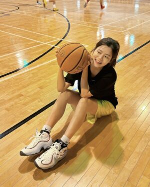 Jessie Fong Win-Lam Instagram - 肥咗 ⛹🏻‍♀️ #lamlam99