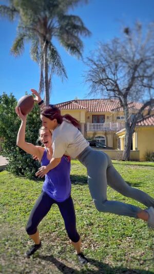 Jessie Graff Instagram - In honor of #superbowl Sunday…
🏈 Thank you @b_nilla for the awesome throw! 
#football #tacklefootball #backflipcatch #excessivecelebration
