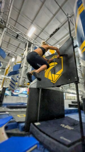 Jessie Graff Instagram - This obstacle is so cool!  I’ve been seeing videos of super creative #obstacles at @motive_movement for years, and i finally got to go!  Thank you so much to @mr.brettsims @grace_jones_sims and @bootiecothran for having me!
#ninjawarrior #americanninjawarrior #jumpingspider