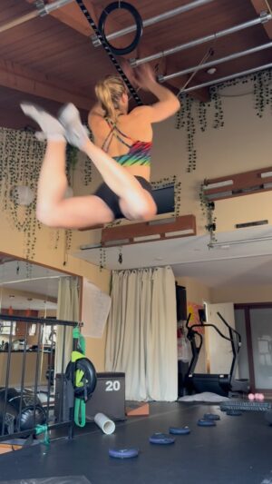 Jessie Graff Instagram - Can you guess what show inspired today’s workout? Bonus points if you name the season too!
🐙
🐐
🪵
🦧
🐠
🪤
🐉
🛷
🏔️
#obstaclecourse #obstacles #americanninjawarrior #ninjawarrior #sasuke #kunoichi #homegym