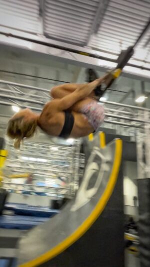 Jessie Graff Instagram - Thanks @mr.brettsims for helping me increase my power and challenging me to aim for greater precision!  This place is so beautiful, i wish I could train here all the time!
#ninjawarrior #ninjaskills #coffindrop #ninjagym