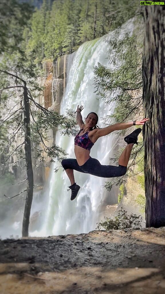 Jessie Graff Instagram - #Yosemite is amazing!!! Thanks @ninjagodfather for the photos and videos and for inviting me on the hike!
