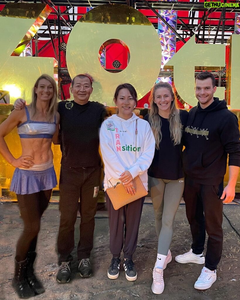 Jessie Graff Instagram - Congratulations @sasuke_tbs on your 40th Anniversary!!! Thank yo so much to @inuimasato for inviting me. It’s always such an honor! and thank you to @makitosugi and our translator @lei_shiba for making it such a wonderful experience! And ありがとう to all my #sasuke friends who helped me analyze obstacles and practice my Japanese! #ninjawarrior #sasuke40th