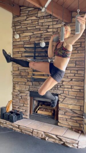 Jessie Graff Instagram - Part two of my #homegym tour. What should i build next? 😃

#ninjawarrior #ninjagym #treehouse