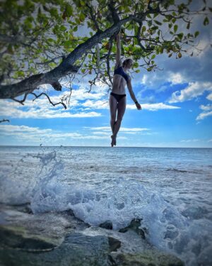 Jessie Graff Instagram - ❤️🌳🌊

📷 by @jackiemguerra